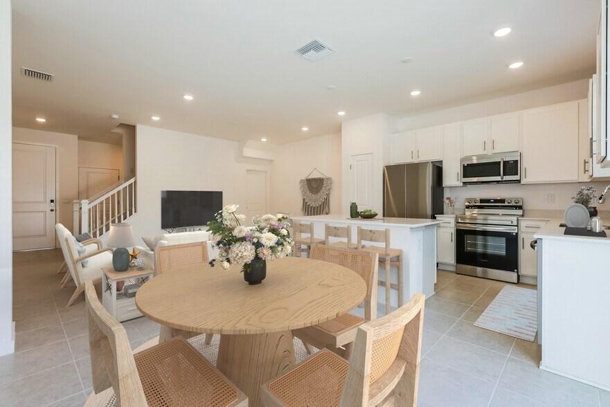 Primary Photo - 1464 Tristar Dr