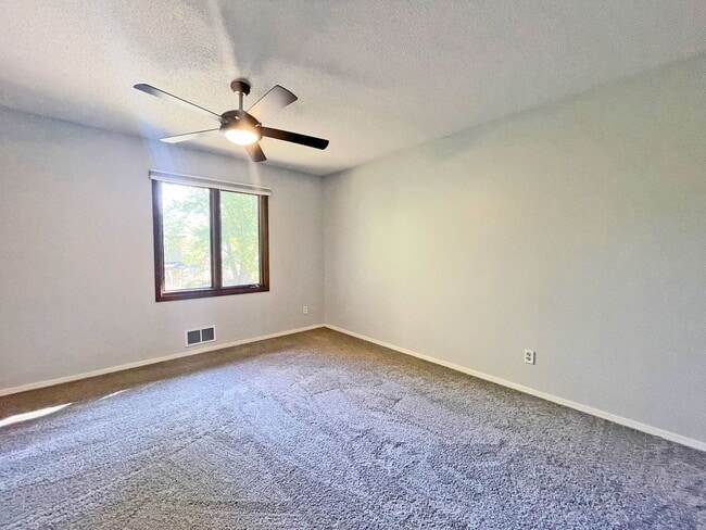 Building Photo - Newly Remodeled 3 Bedroom 2-Story Townhome...