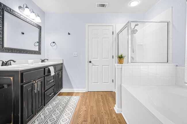 Building Photo - 904 Melted Candle Cove