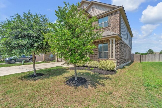 Building Photo - 3894 Bentwood Way