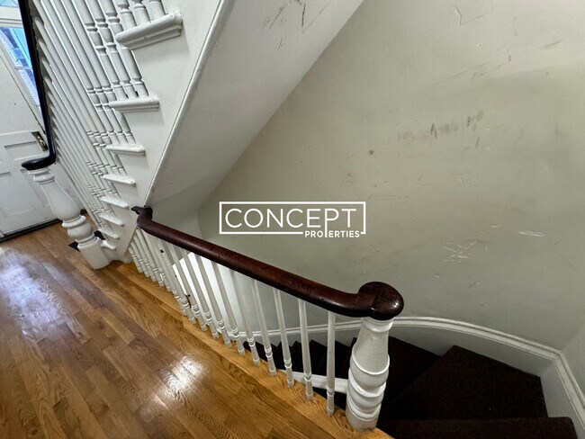 Building Photo - 62 W Cedar St