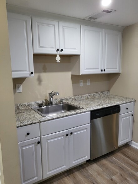 Kitchen - 152 Seagull Dr