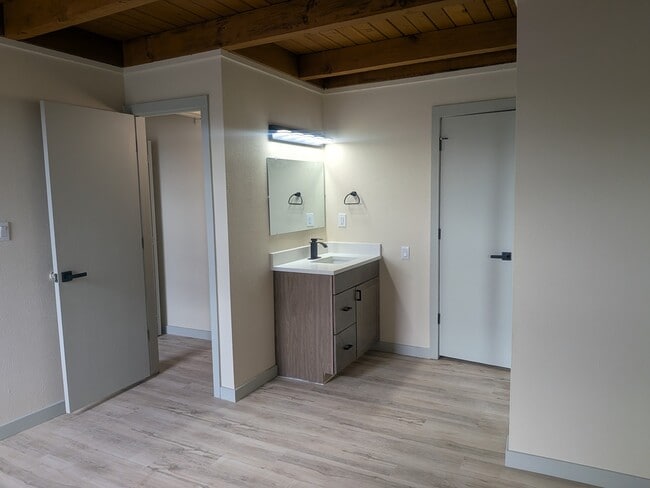 Building Photo - 8100 Ryan Gulch Rd