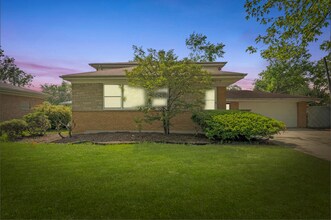 Building Photo - 16030 University Ave