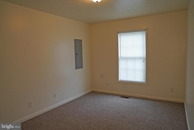 Building Photo - 122 Sinker Dr