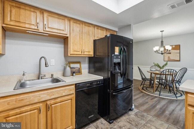 Building Photo - 1765 Carry Pl