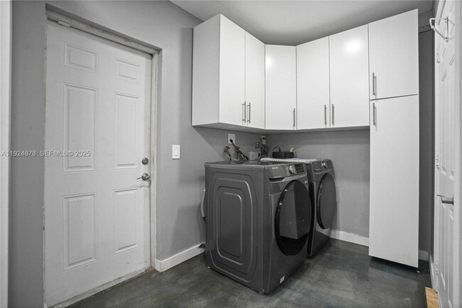 Building Photo - 19911 SW 82nd Pl