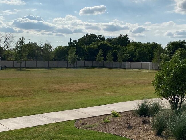 Building Photo - 1008 Riverdale Cove