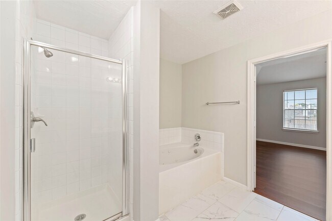 Building Photo - 21507 Windsor Castle Dr