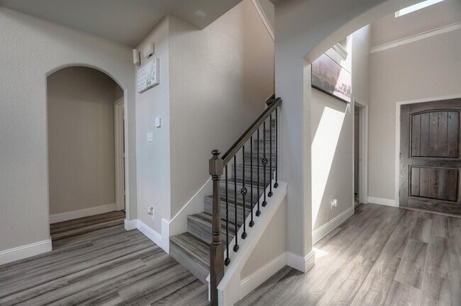 Building Photo - 5555 Casa Martin Dr
