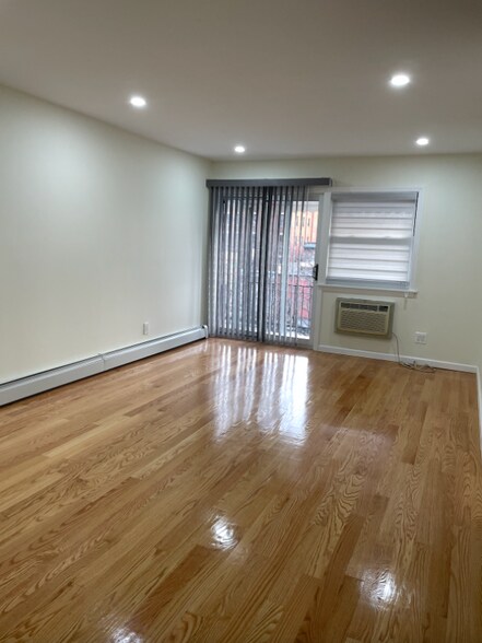 Building Photo - 43-22 213th St