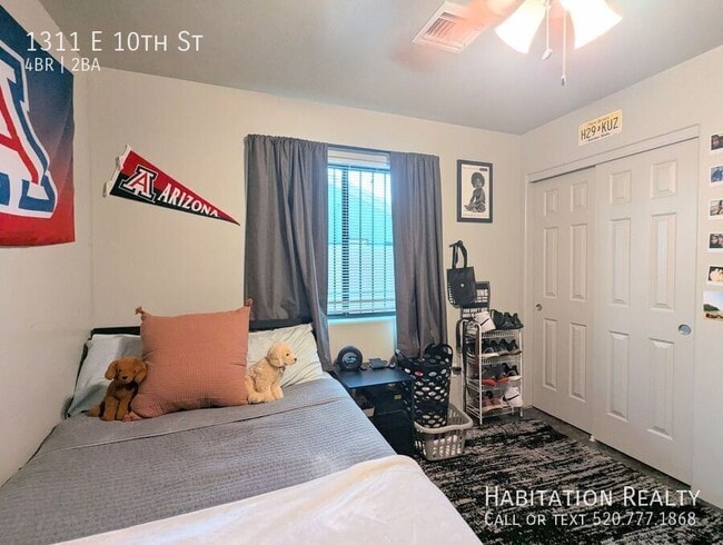 Building Photo - 1311 E 10th St