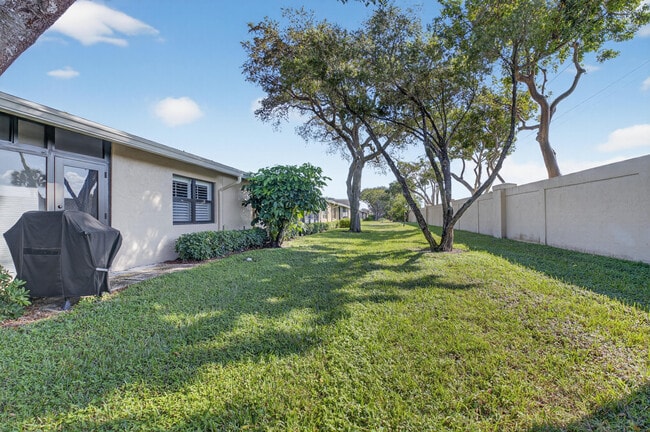 Building Photo - 8256 Summerbreeze Ln