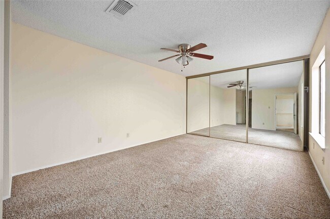 Building Photo - 12033 Bob White Dr
