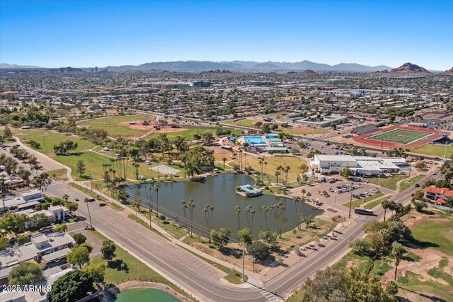 Building Photo - 7803 E Vernon Ave