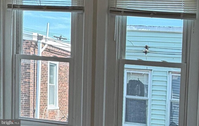 Building Photo - 2667 N Napa St