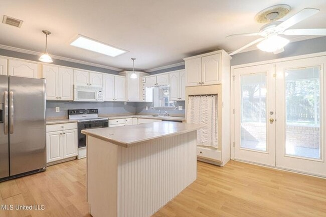 Building Photo - 3 bed 2 bath in Ocean Springs