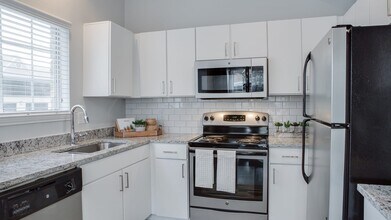 Building Photo - z-121625-The Palmer at Las Colinas