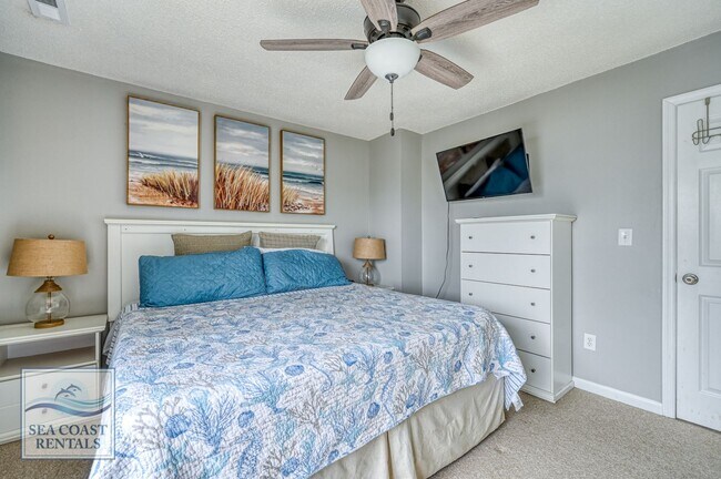 Building Photo - FULLY FURNISHED OFF-SEASON MONTHLY RENTAL ...