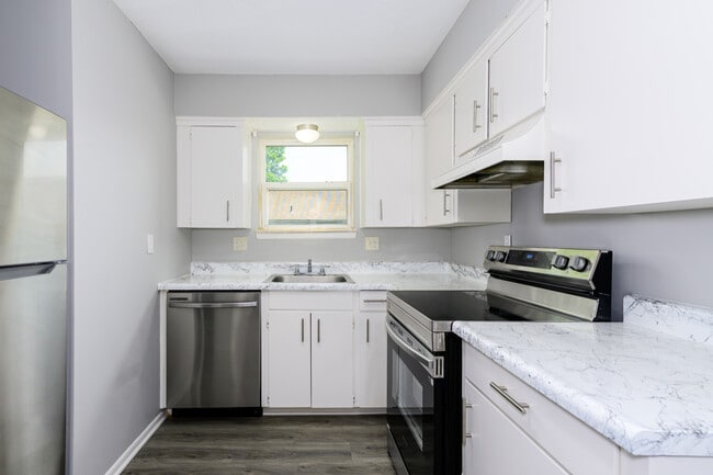 Primary Photo - Parkville Place Apartments