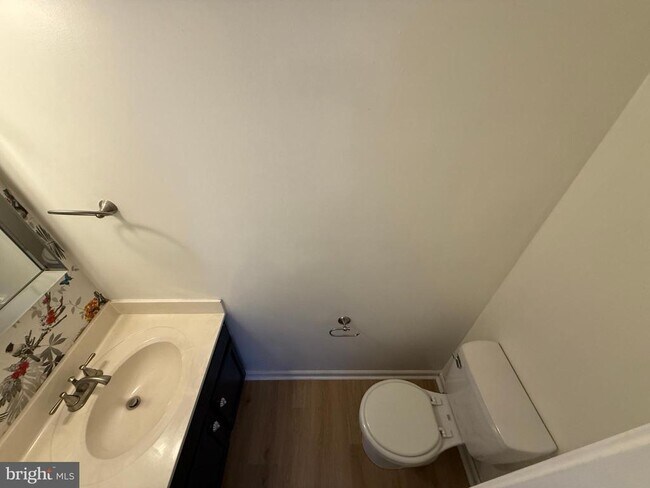 Building Photo - 10500 Boxmeer Ct