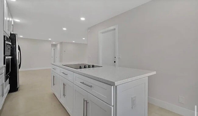 Building Photo - 219 SE 13th St