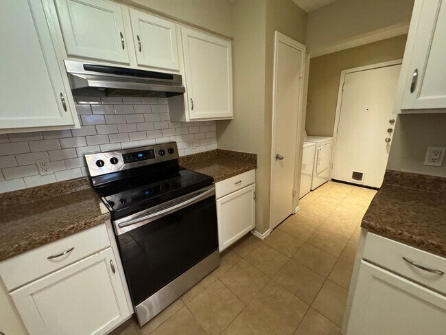 Building Photo - 10138 Inridge