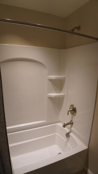 Building Photo - 5532 Autumn Cliffs Way