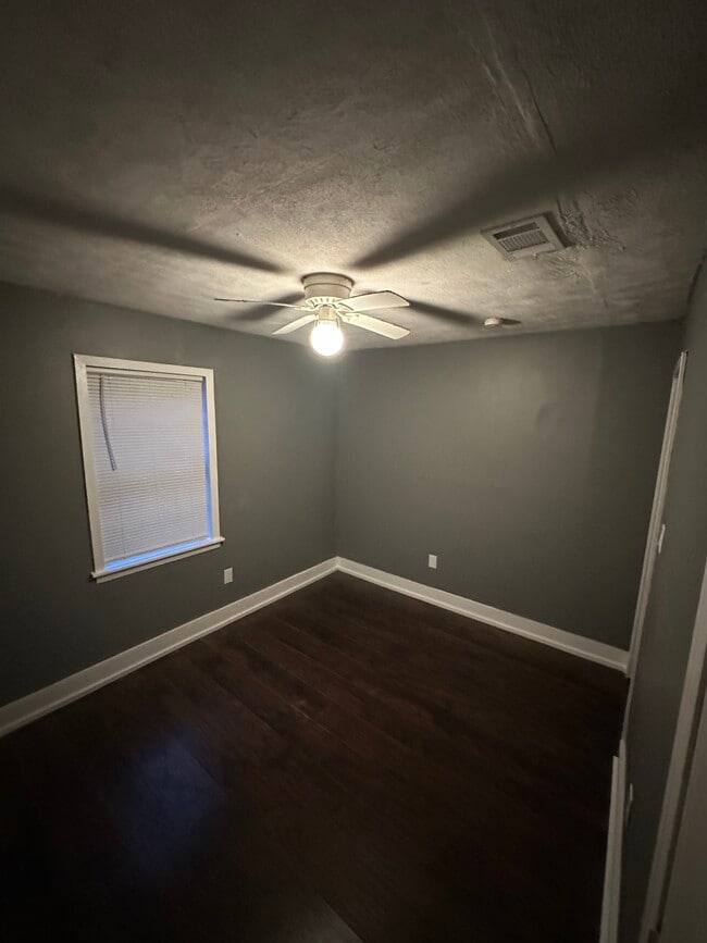 Building Photo - 165 Pleasant Ct