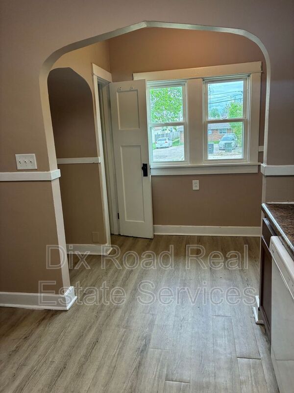 Building Photo - 1430 Coventry Rd