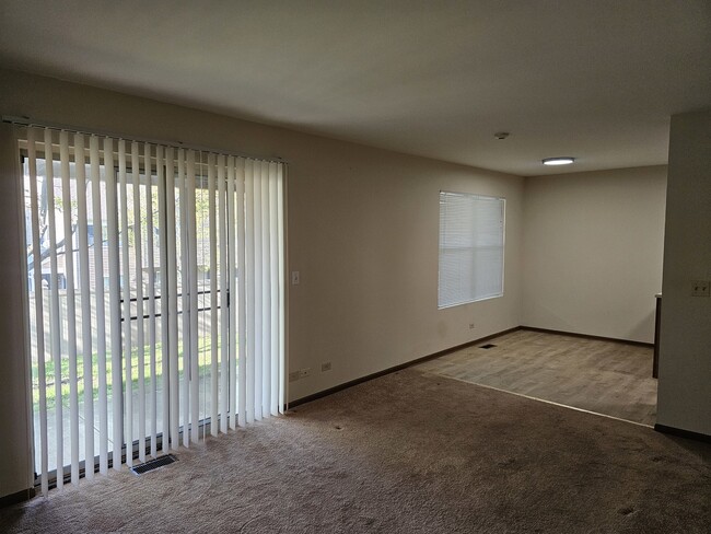 Building Photo - 311 Village Creek Dr