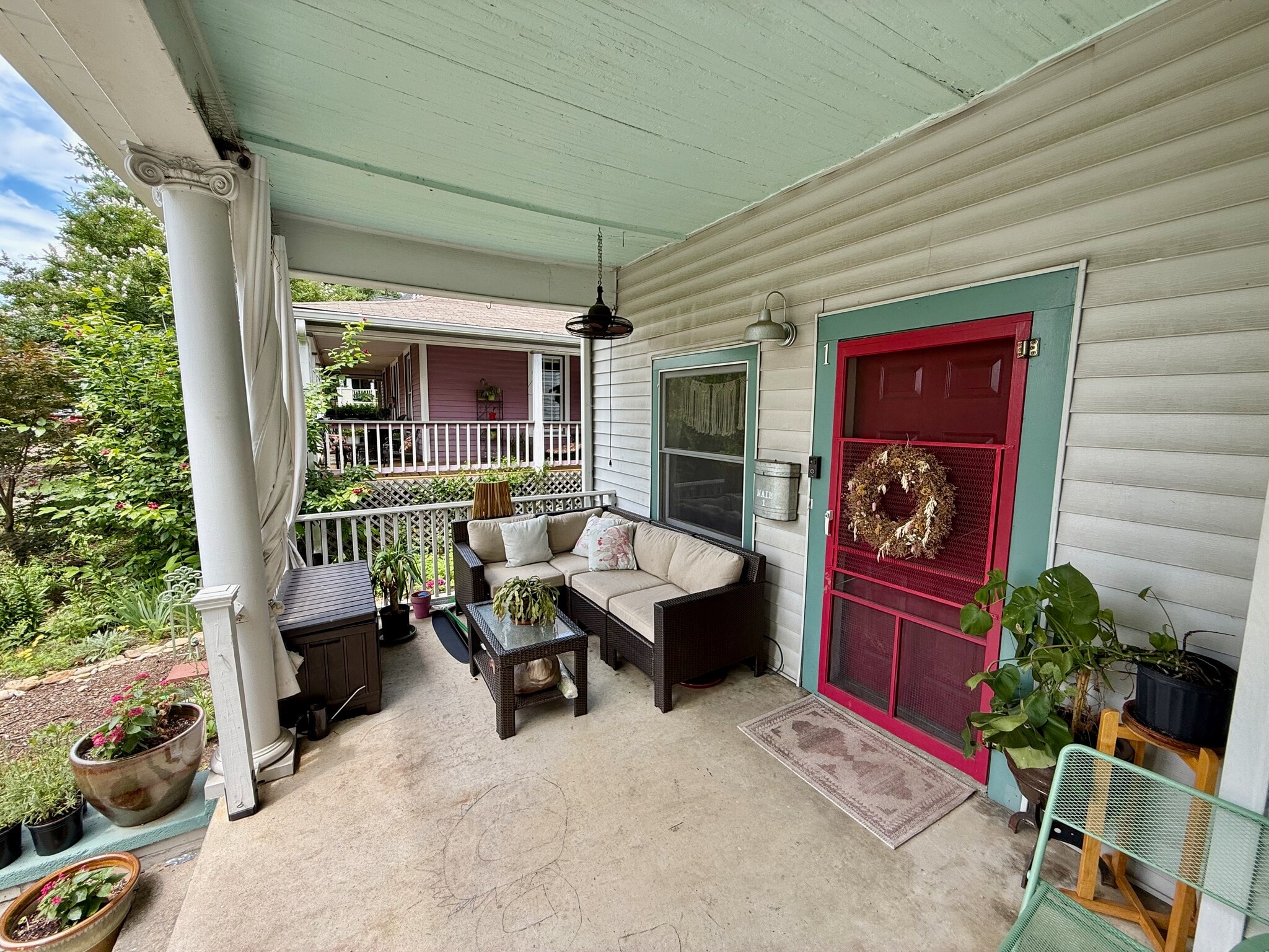 Building Photo - 918 Gratz St