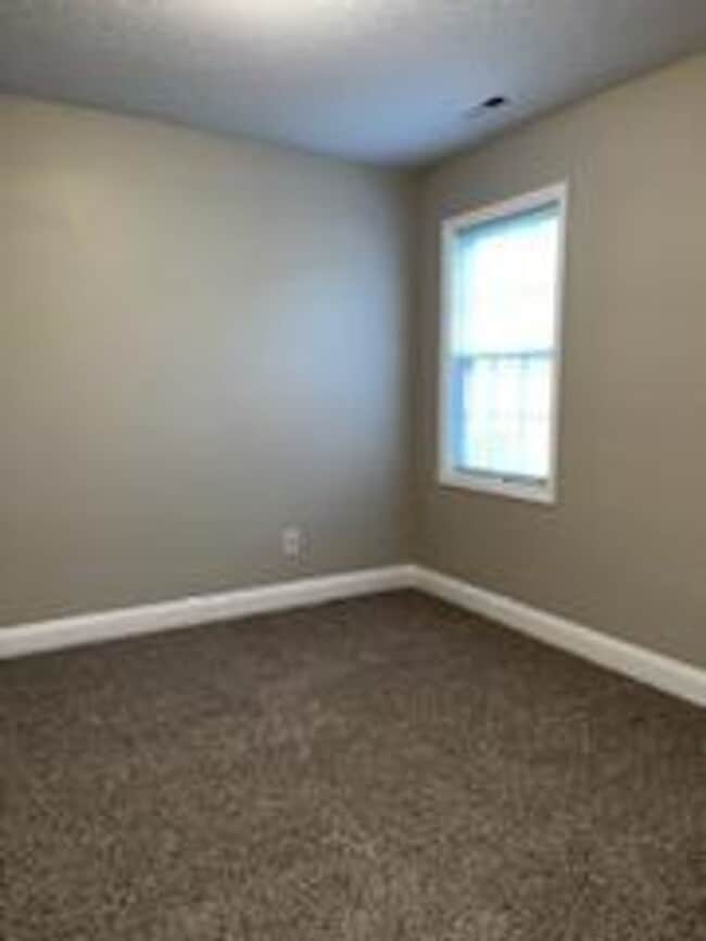 Primary Photo - 3 BR Close to Bosch, Downtown, Shopping!