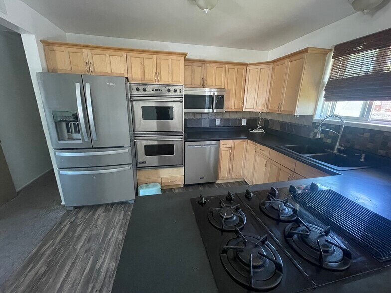 Building Photo - 3838 S Sunnyvale Dr