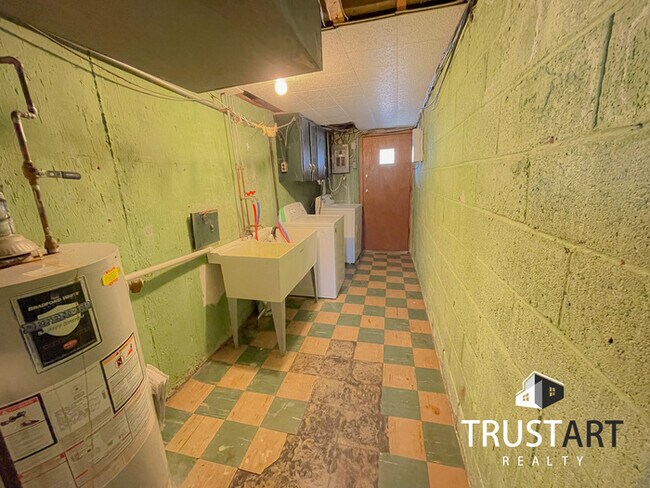 Building Photo - 3 bedroom house in Tacony