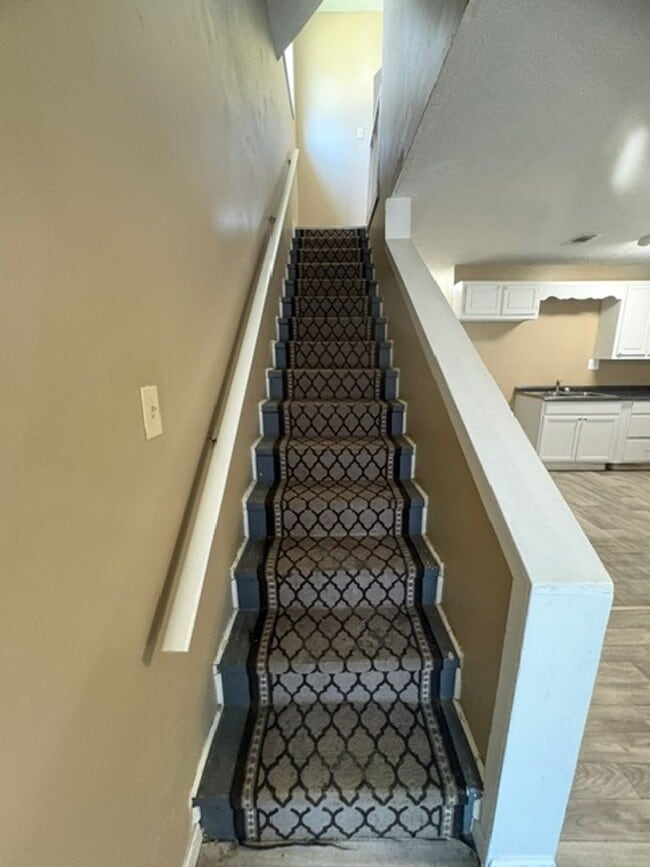 Building Photo - Renovated 3 Bedroom 2 Bath Home for Rent!!