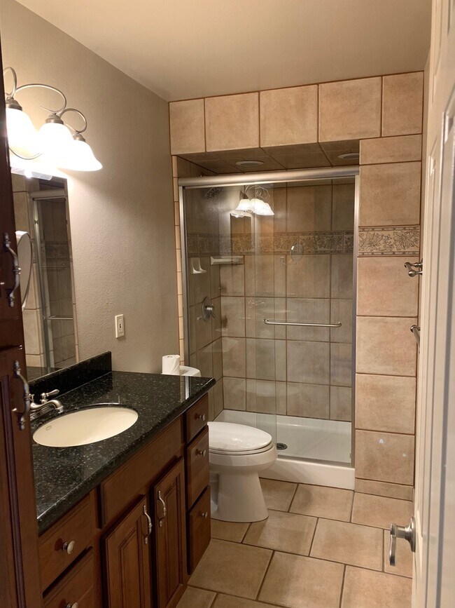 Building Photo - Secure your boat dock before summer!  Unfurnished 3 bed, 2 bath condo with marina and mountain vi...