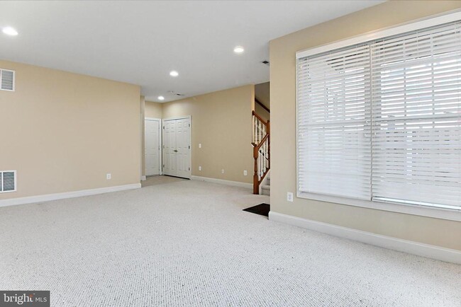 Building Photo - 6913 Stanwick Square