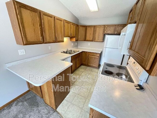 Building Photo - 2510 Amber Valley Ct S