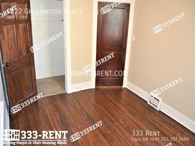 Building Photo - 4222 Greenwood Pl