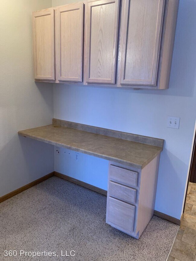 Building Photo - 3515 10th Ave S