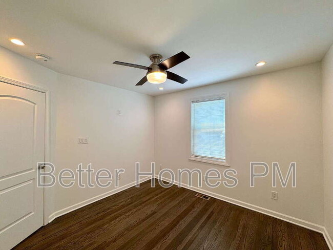 Building Photo - 229 Pecan Rd