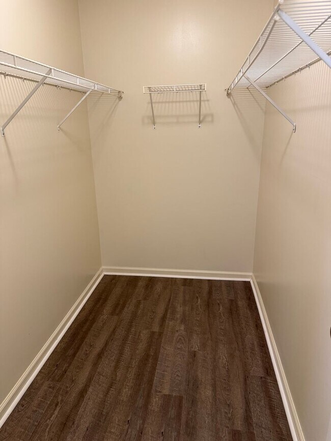 Building Photo - Charming Wilmington Island Rental – Minutes from the Beach and Downtown!