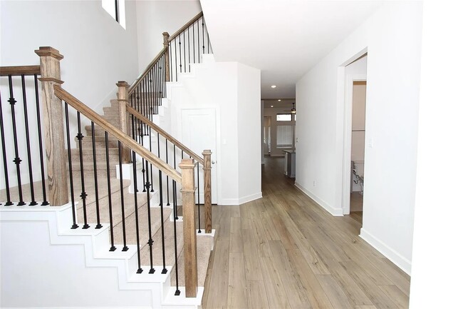 Building Photo - 1443 Park Path Dr