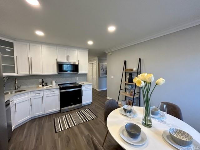 Building Photo - 285 Victorian Ct