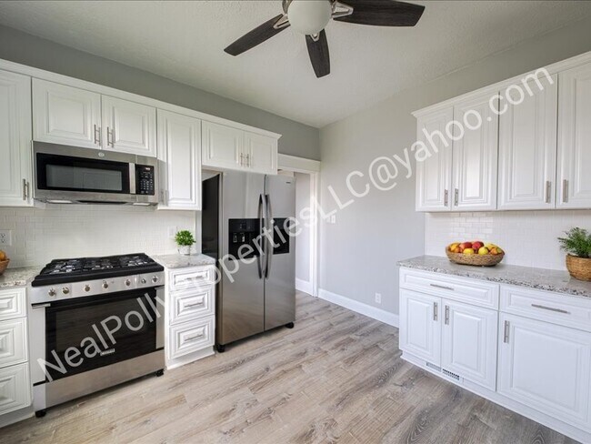 Building Photo - 1795 Kahn Avenue