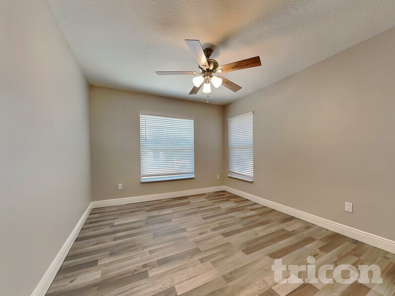 Building Photo - 6905 N 19th St