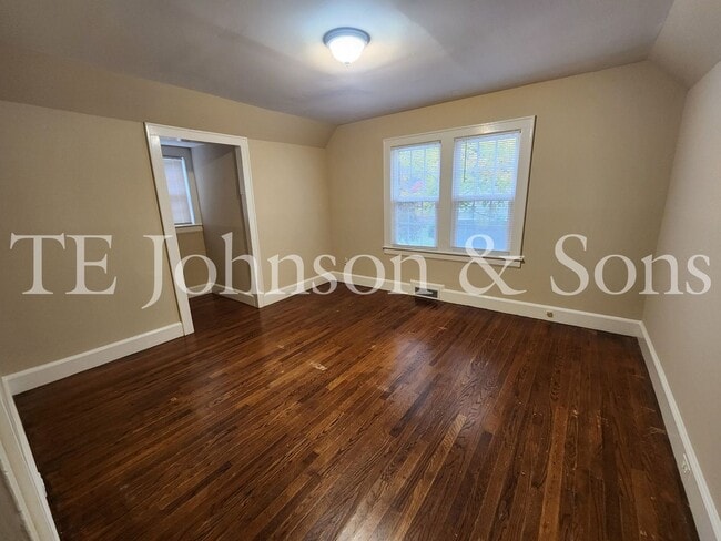 Building Photo - Charming Home with Character and Modern Comfort