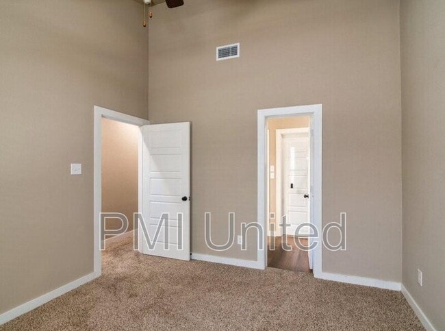 Building Photo - 649 Harvest Moon Dr
