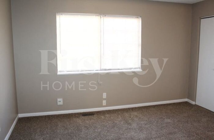 Building Photo - 5064 Parterra Ct